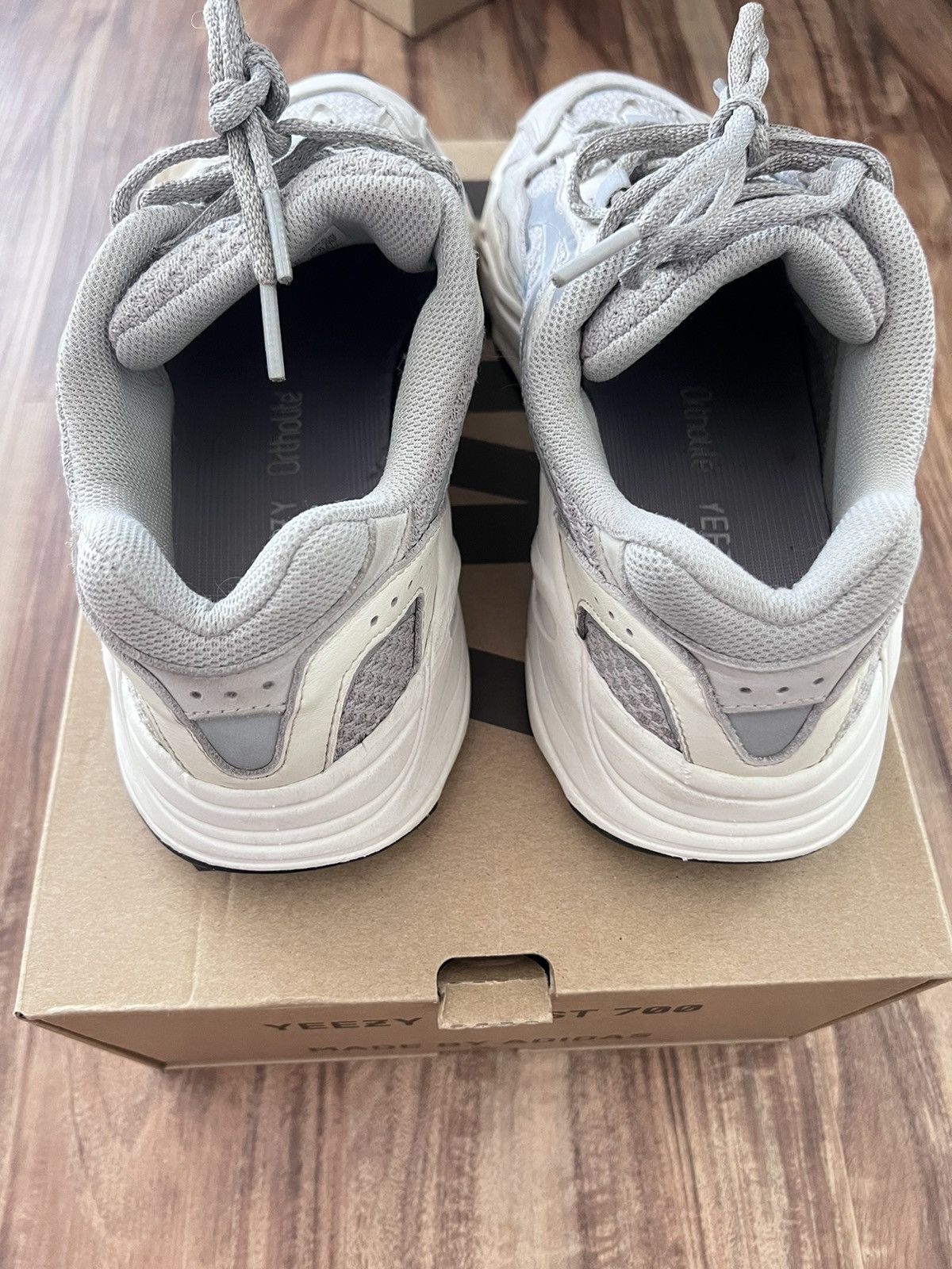 Adidas × Kanye West Yeezy Boost 700 Size US 9 / EU 42 - 5 Thumbnail