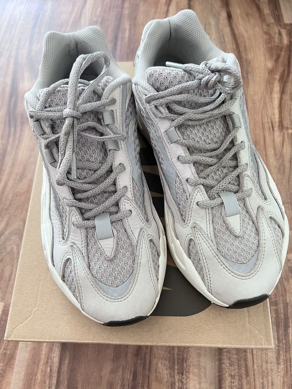 Adidas × Kanye West Yeezy Boost 700 Size US 9 / EU 42 - 3 Thumbnail