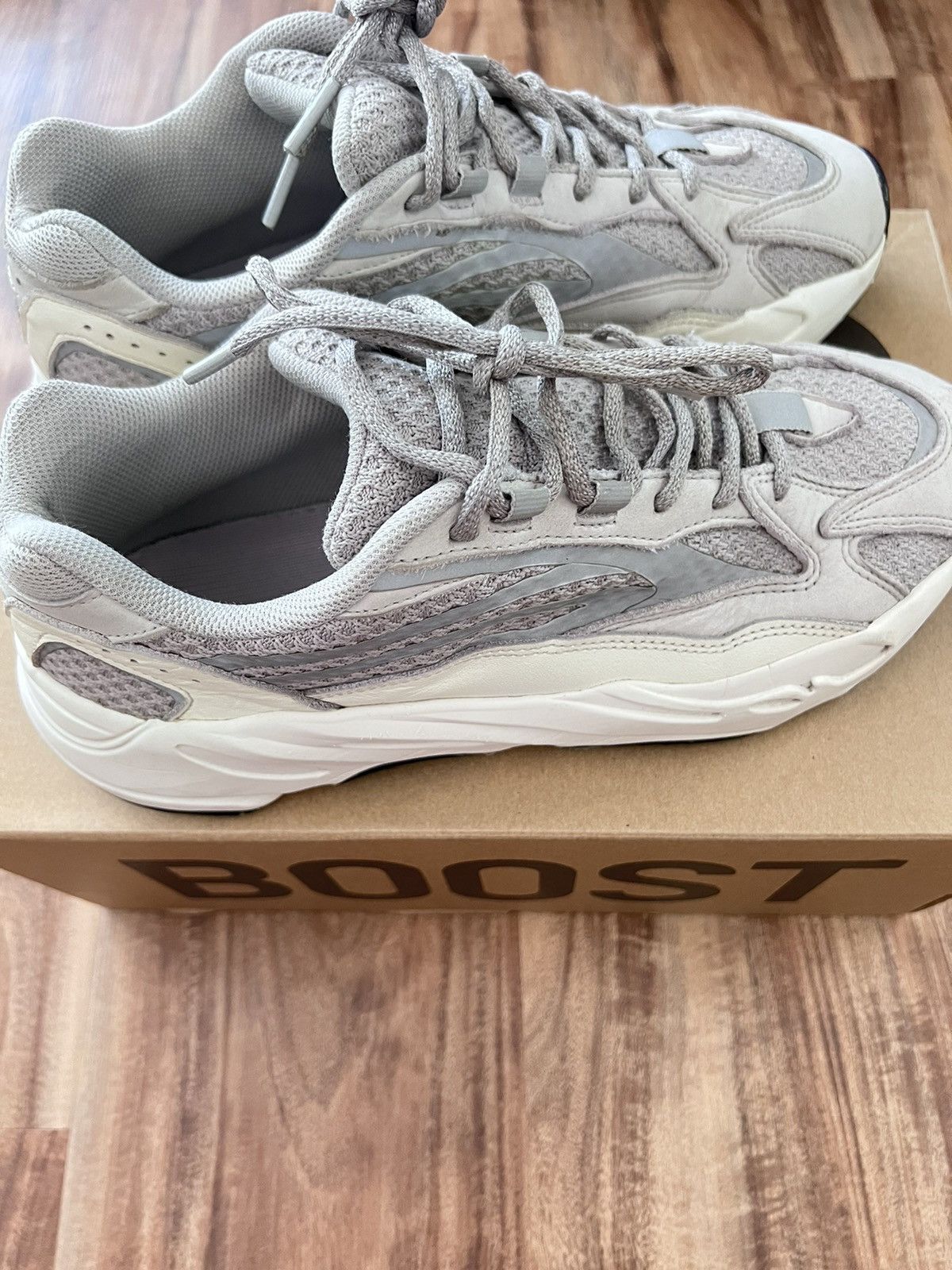 Adidas × Kanye West Yeezy Boost 700 Size US 9 / EU 42 - 2 Thumbnail