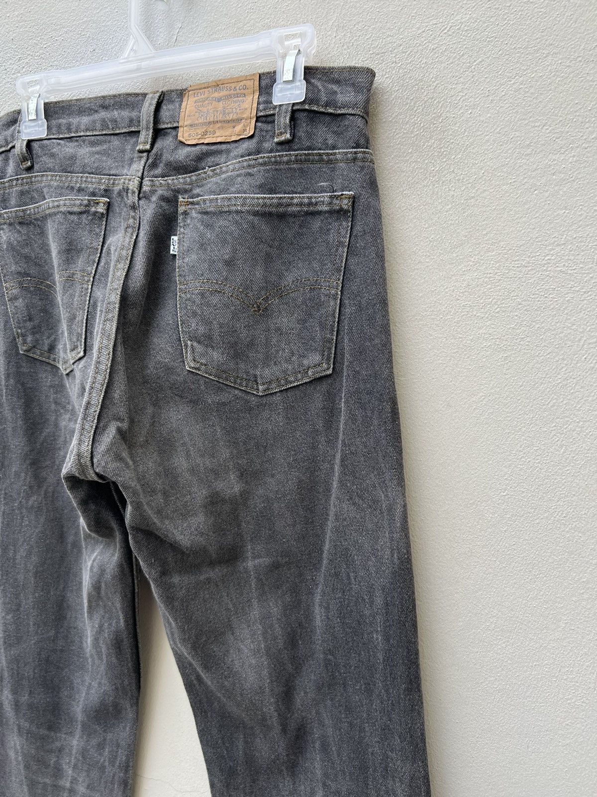Levi's Vintage 90s Levi’s 505 White Tab Faded Black Denim Jeans Size US 31 - 16 Thumbnail