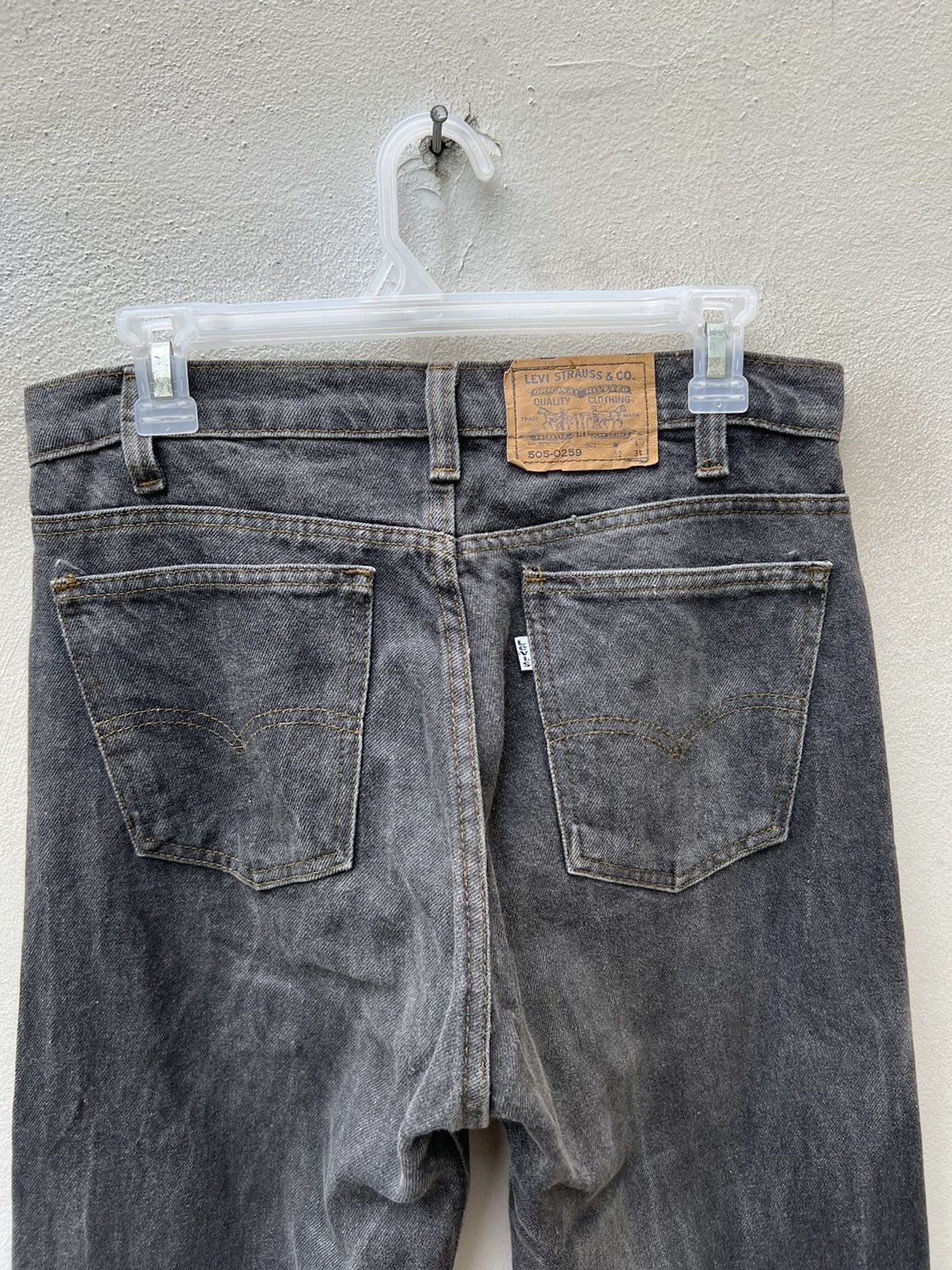 Levi's Vintage 90s Levi’s 505 White Tab Faded Black Denim Jeans Size US 31 - 14 Thumbnail