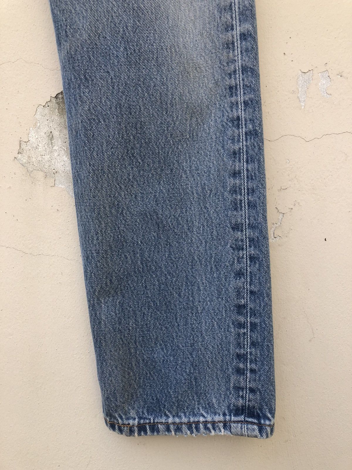 Levi's Vintage Y2K 2001 Levi’s 501 Jeans Ageing Denim Size US 31 - 12 Thumbnail