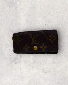 Brown Vintage Louis Vuitton Monogram Key Holder For Sale at 1stDibs  louis  vuitton vintage key holder, vintage louis vuitton key holder, louis vuitton  key holder vintage