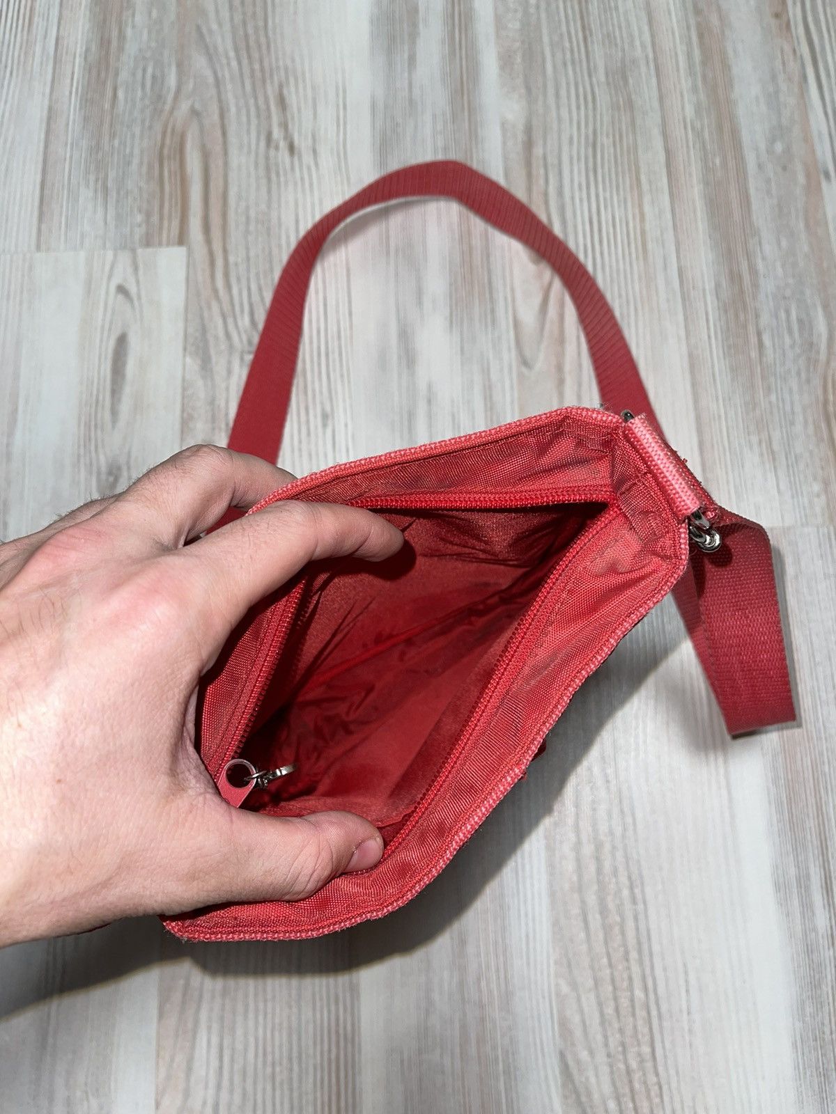 Vintage Hello Kitty vintage bag 2007 y2k red messenger Size ONE SIZE - 7 Thumbnail