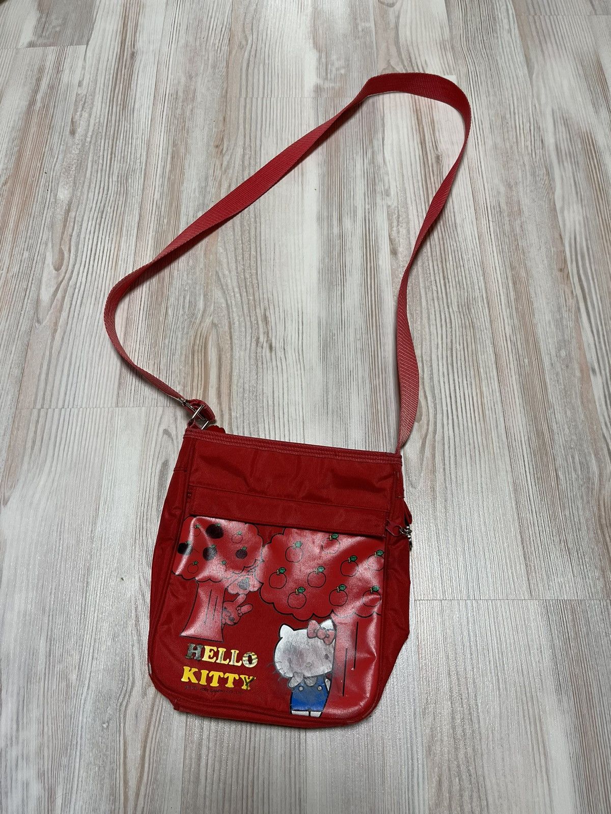 Vintage Hello Kitty vintage bag 2007 y2k red messenger Size ONE SIZE - 1 Thumbnail