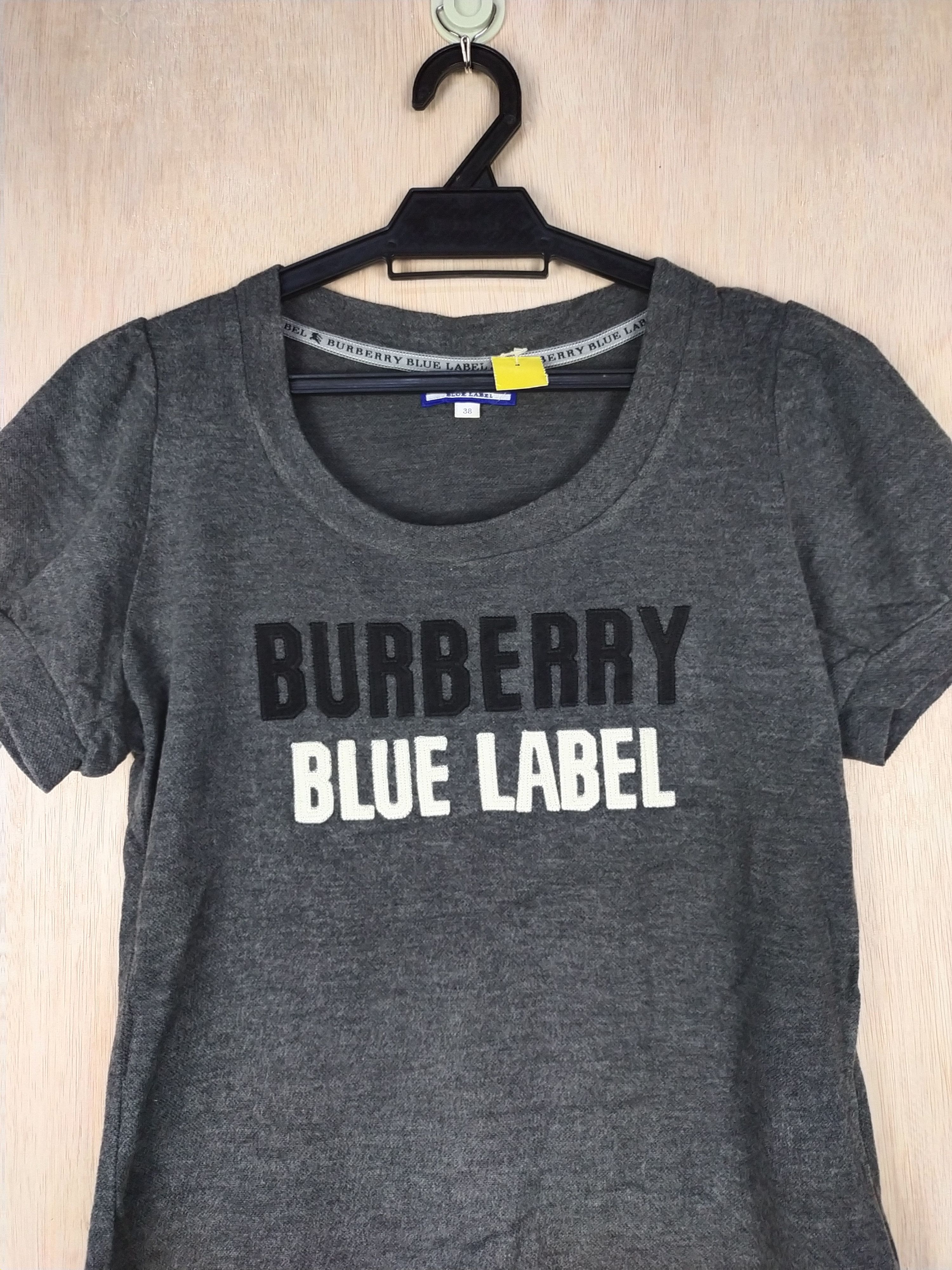 Burberry DL Burberry blue label gray Tshirt #2771 Size XS / US 0-2 / IT 36-38 - 2 Thumbnail