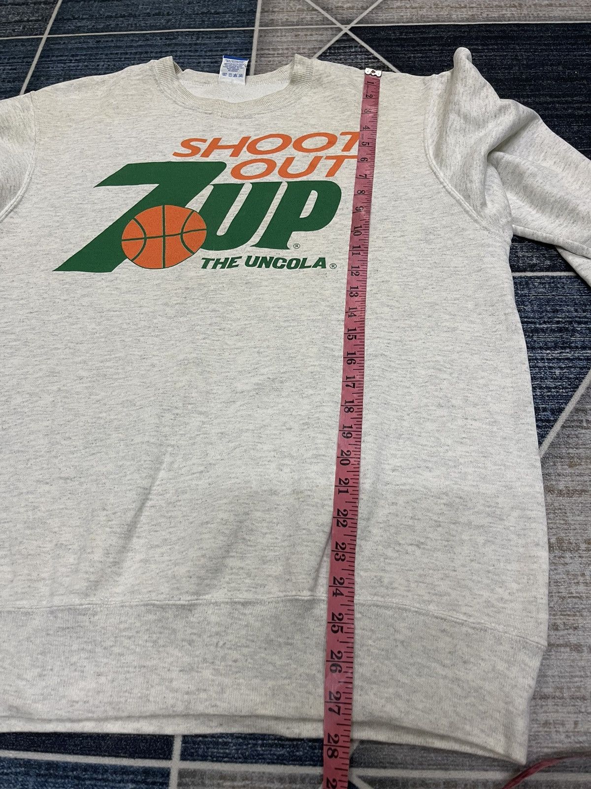 Champion VINTAGE 90’s CHAMPION 7-UP SHOOT OUT PROMO SWEATSHIRT Size US L / EU 52-54 / 3 - 11 Thumbnail