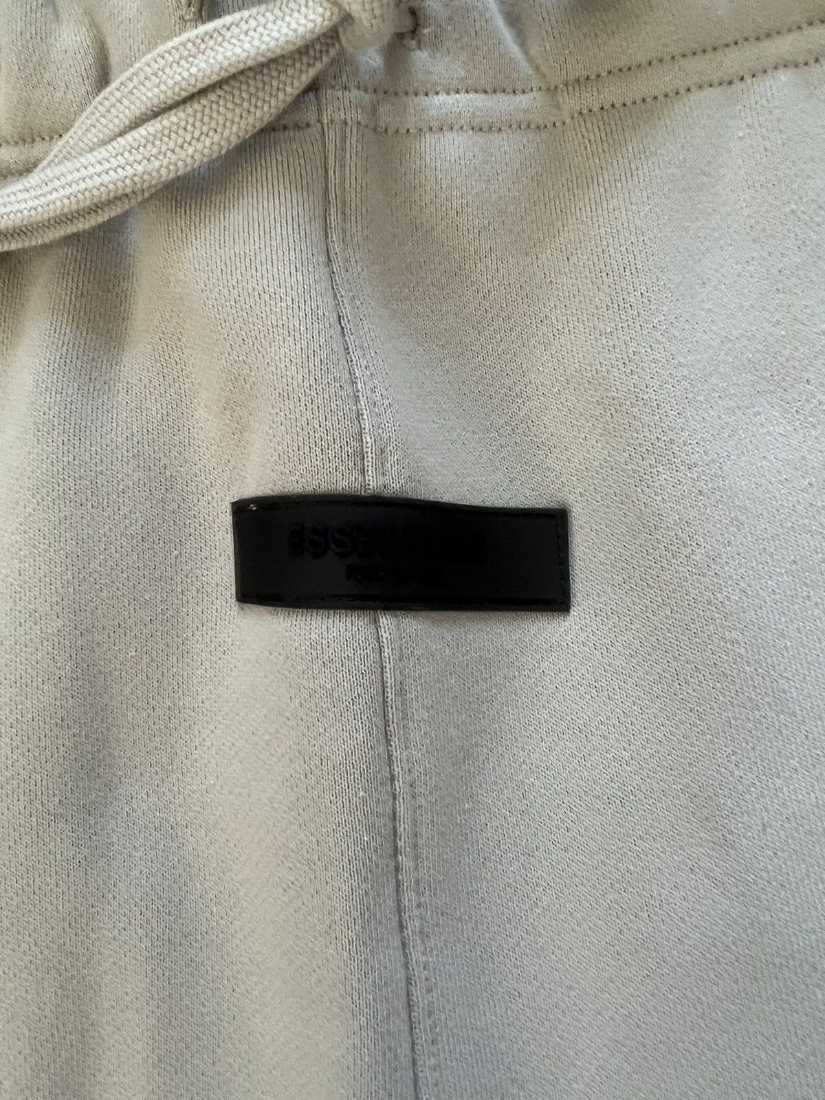 Essentials × Fear of God Fear of God Essentials Sweatpants Wheat Size US 32 / EU 48 - 3 Thumbnail