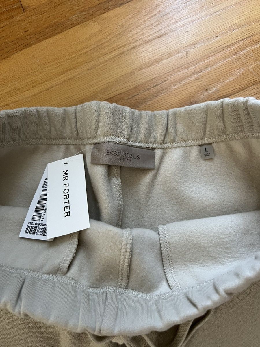 Essentials × Fear of God Fear of God Essentials Sweatpants Wheat Size US 32 / EU 48 - 4 Thumbnail