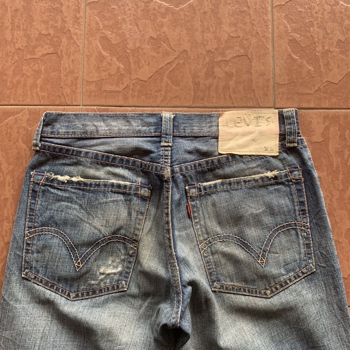 Levi's × Levi's Vintage Clothing LEVI’S S502 DISTRESSED DENIM LEVIS JEANS RIPPED TROUSERS Size US 29 - 11 Thumbnail