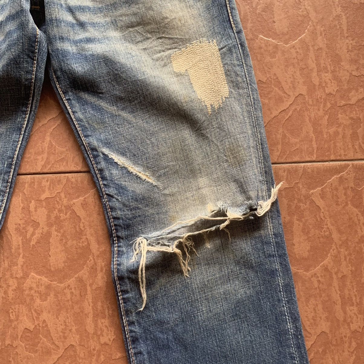 Levi's × Levi's Vintage Clothing LEVI’S S502 DISTRESSED DENIM LEVIS JEANS RIPPED TROUSERS Size US 29 - 5 Thumbnail