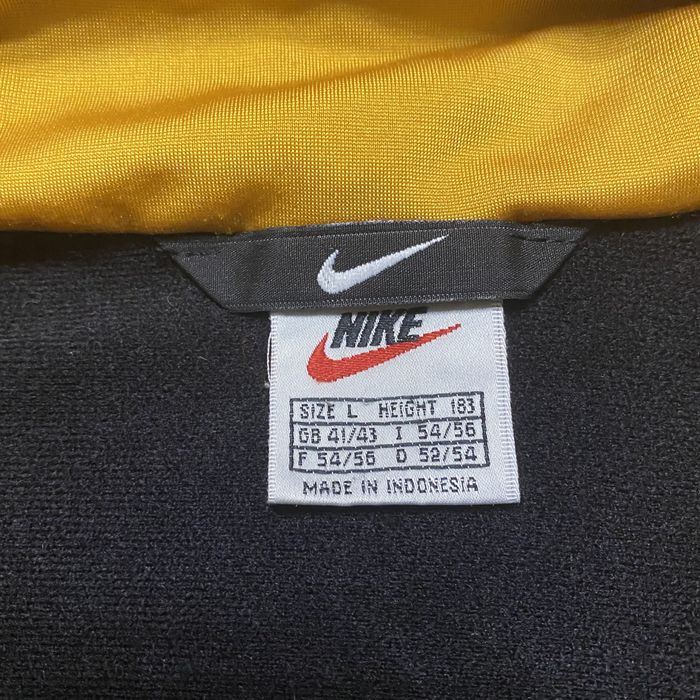 Nike NIKE vintage light jacket big logo | Grailed