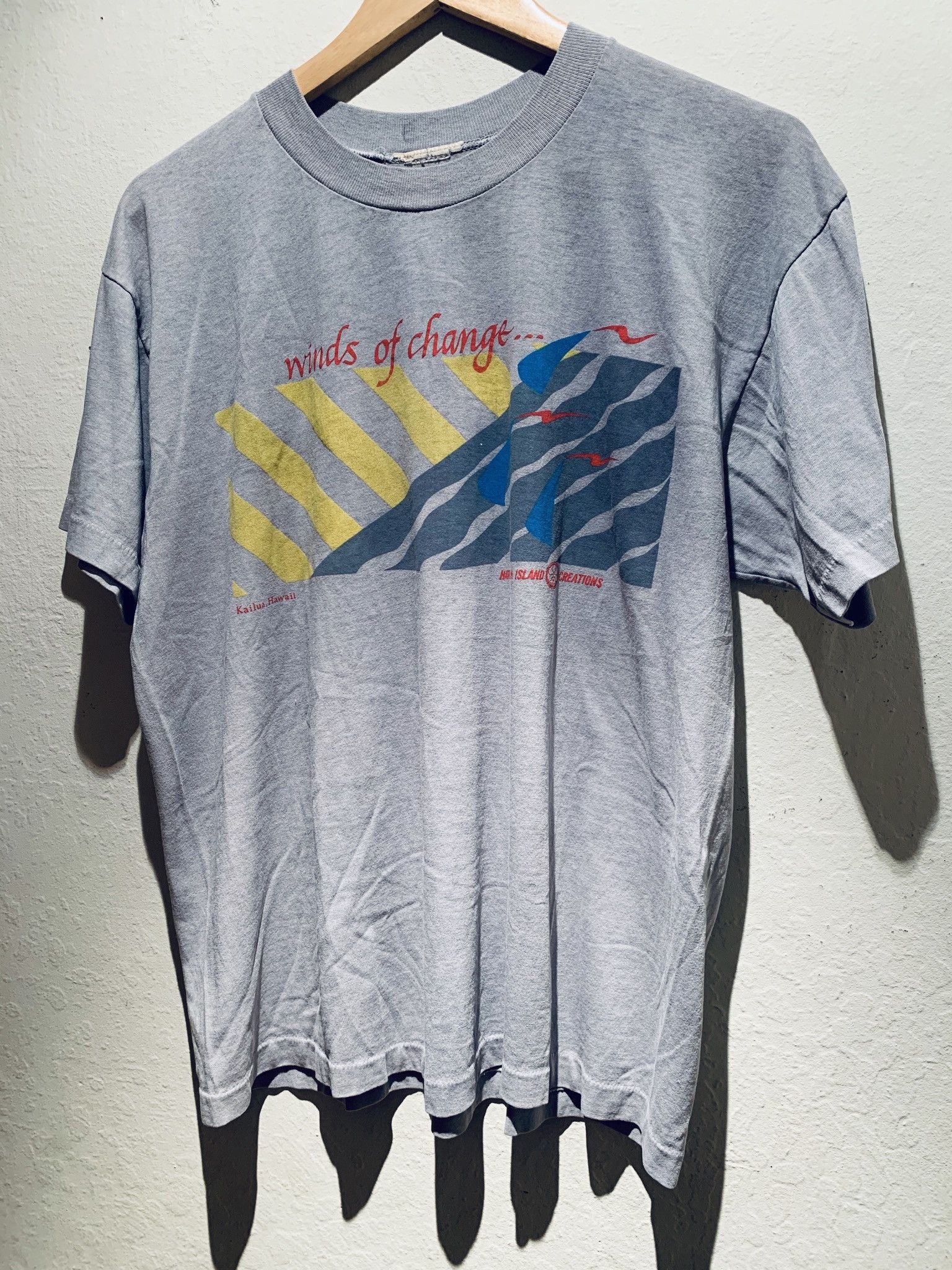*RARE* Vintage Winds Of Change Kailua Hawaii Print T-Shirt