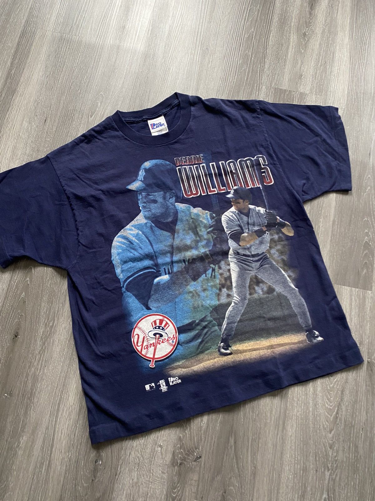 Lilmoxie — New York Yankees 1997 Bernie Williams T Shirt XL