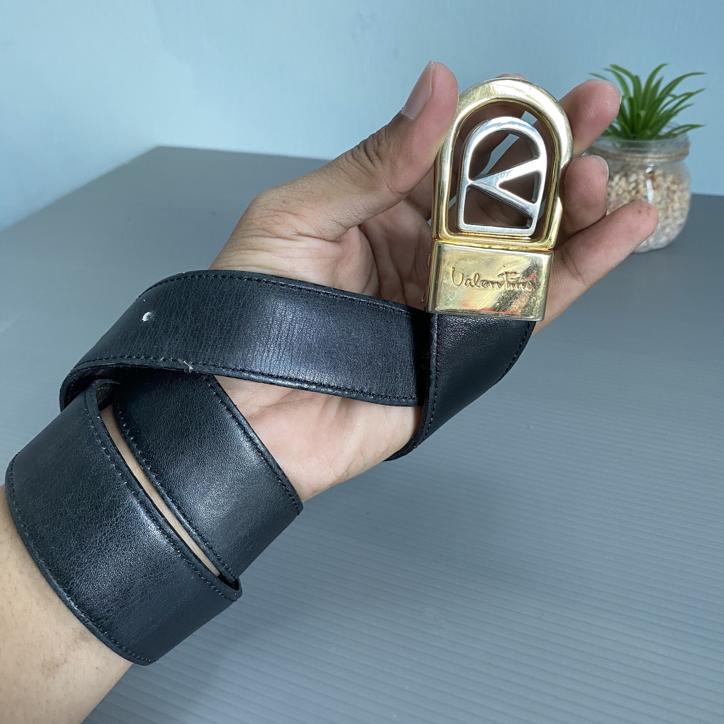 Mario Valentino Golden buckle gentleman belt
