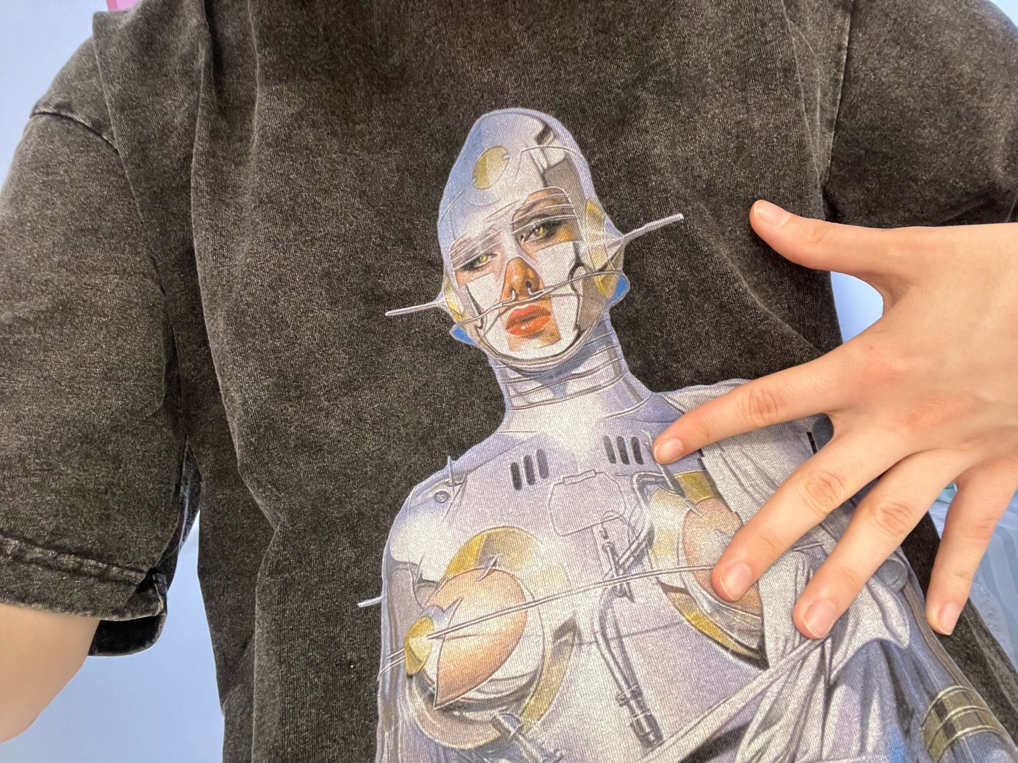 Japanese Brand Robot Graphic Tshirt Size US L / EU 52-54 / 3 - 4 Thumbnail