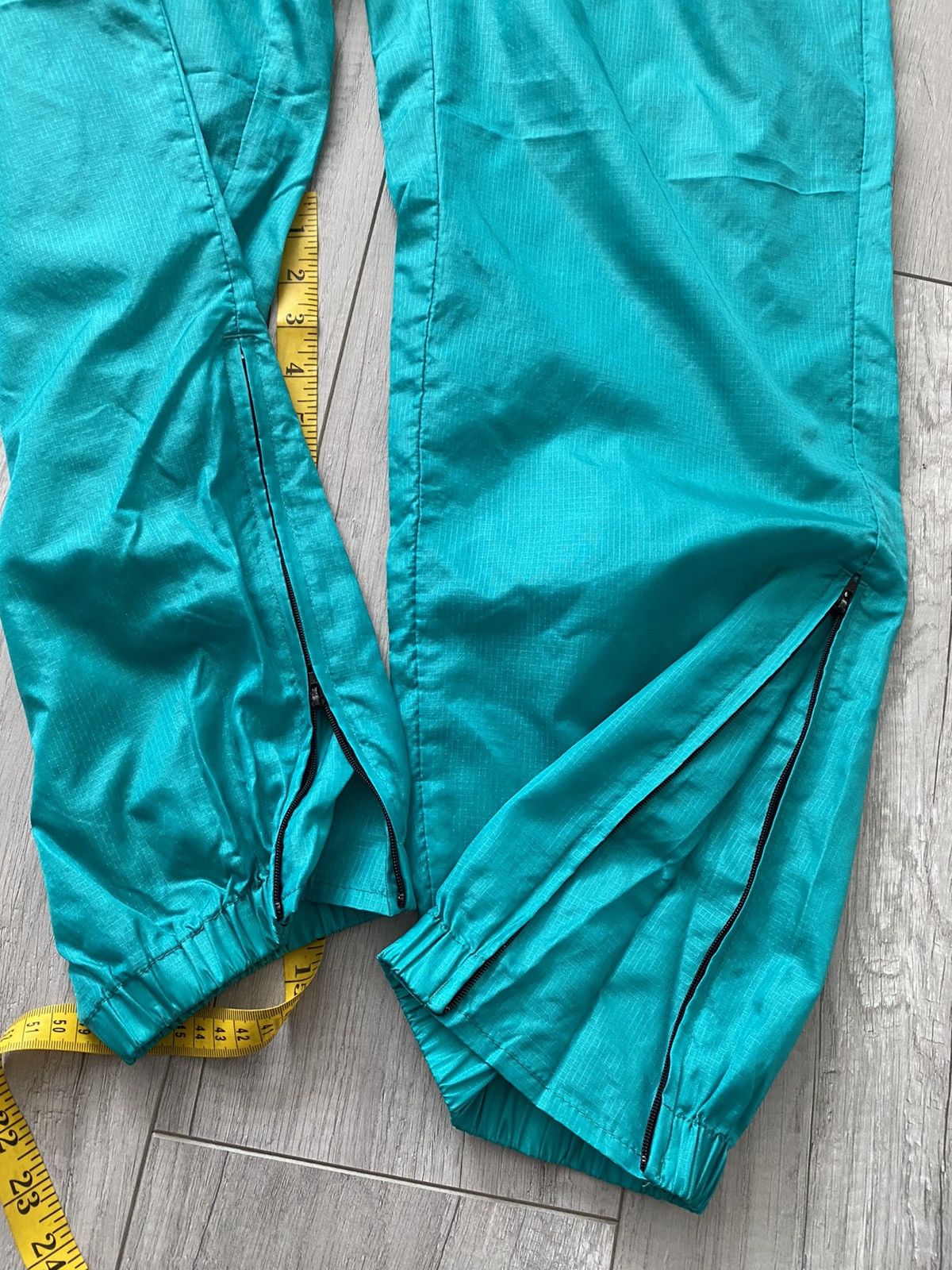 Vintage 90’s Aqua Green Eddie Bauer Baggy Track pants