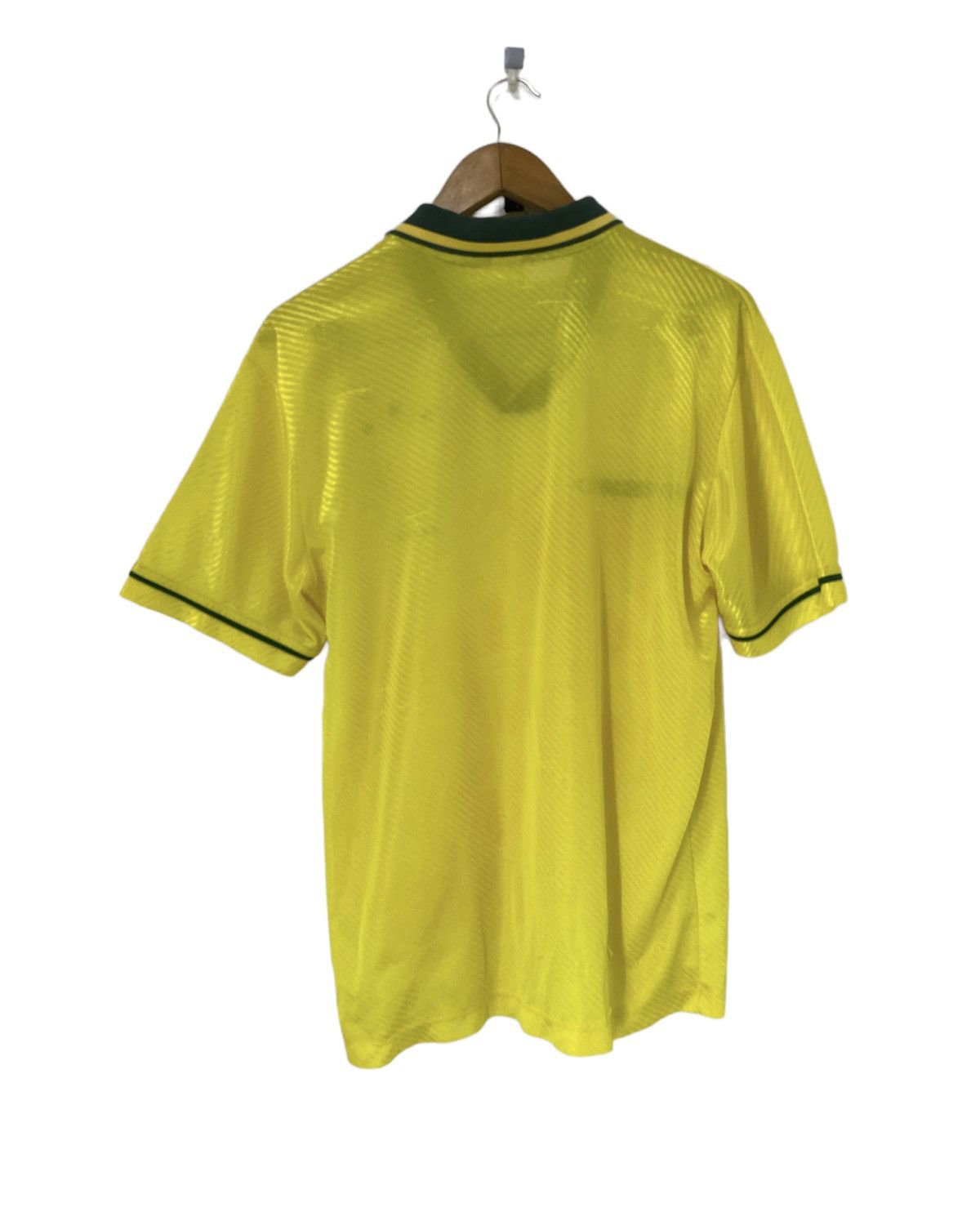 Umbro × Vintage Vintage 94’s Brazil Home Jersey Design Size US M / EU 48-50 / 2 - 2 Thumbnail