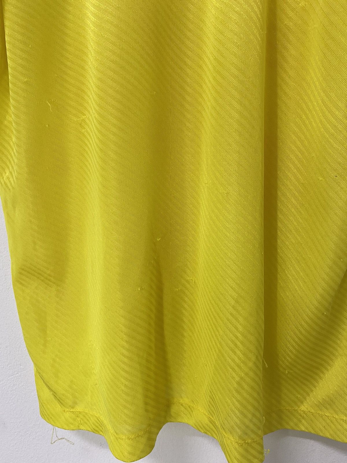 Umbro × Vintage Vintage 94’s Brazil Home Jersey Design Size US M / EU 48-50 / 2 - 9 Thumbnail