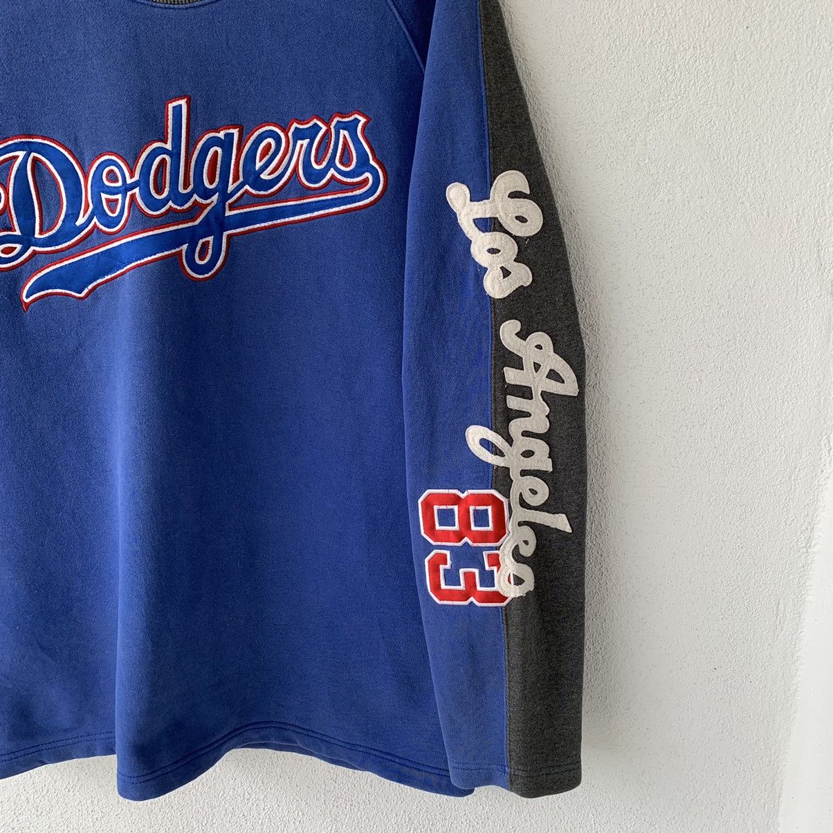 MLB DODGERS 83 sweatshirt spell out big logo.. Size US L / EU 52-54 / 3 - 4 Thumbnail