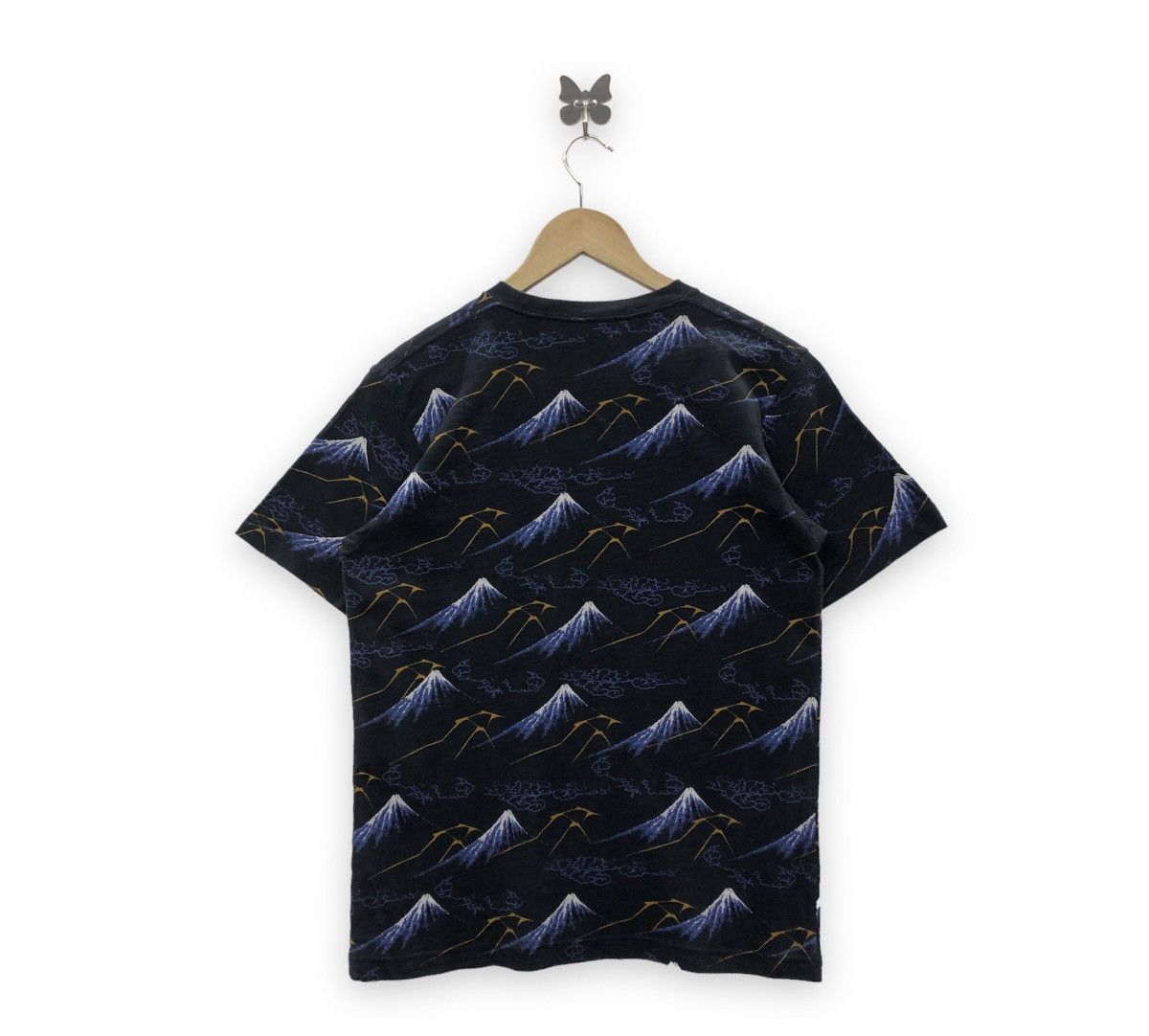 Uniqlo Uniqlo X Hokusai Blue Japanese Art Fullprint Tshirt Size US M / EU 48-50 / 2 - 2 Thumbnail
