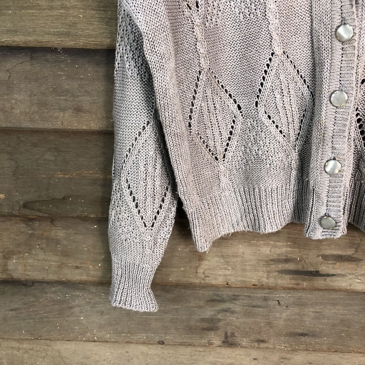 Japanese Brand Japan vintage crochet knitwear Grey Cardigan #015 Size US M / EU 48-50 / 2 - 3 Thumbnail