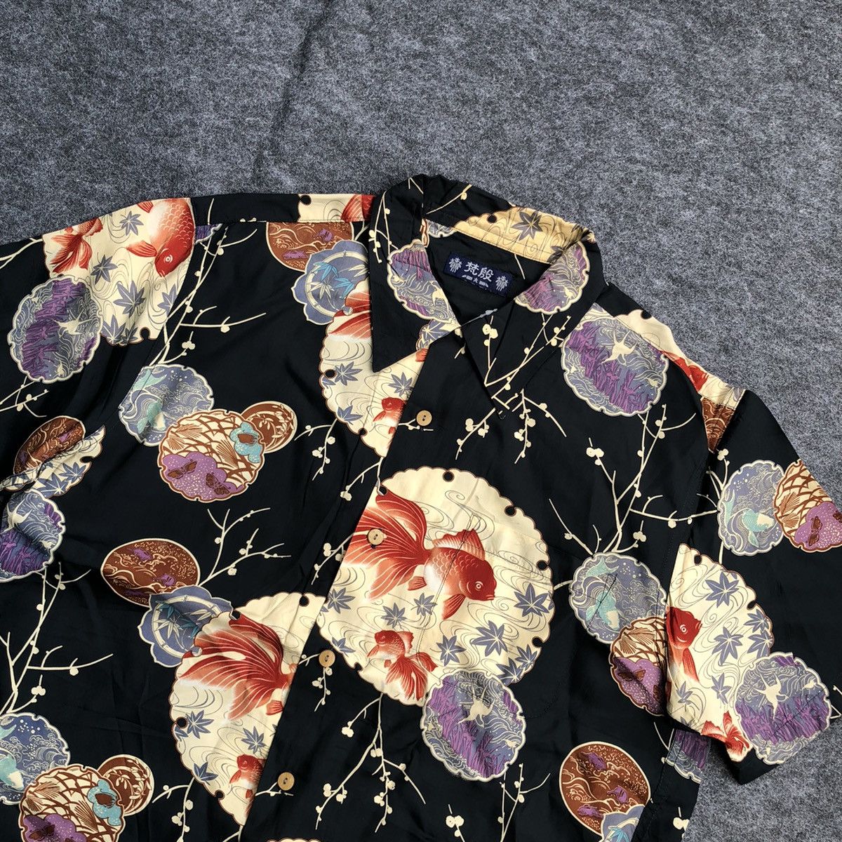 Japanese Brand Hawaiian Shirt Aloha Wear Koi Fish Printed Patern 100% Rayon Size US L / EU 52-54 / 3 - 2 Thumbnail