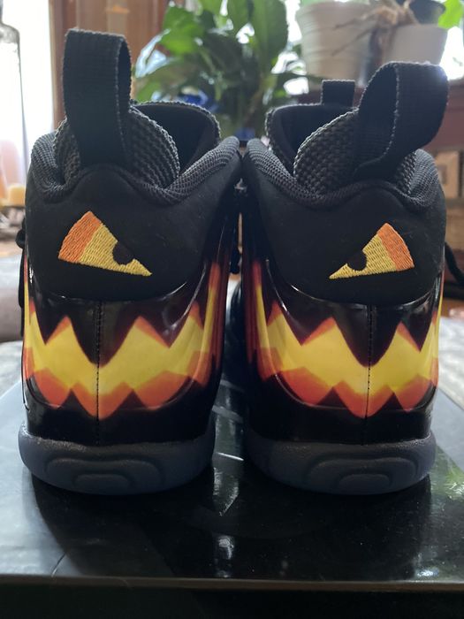 Halloween phone outlet posits