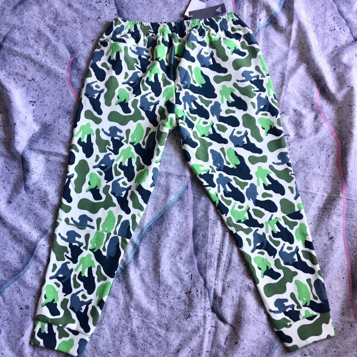 Adidas N.E.R.D Adidas Sweatpants/Joggers Size XL Size US 33 - 10 Thumbnail