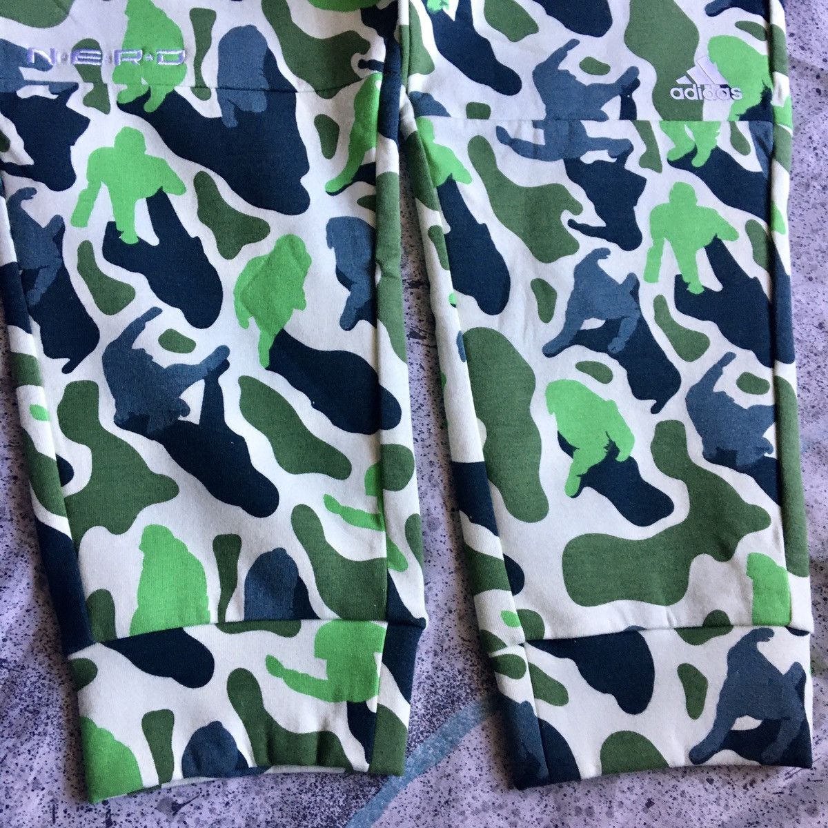 Adidas N.E.R.D Adidas Sweatpants/Joggers Size XL Size US 33 - 5 Thumbnail