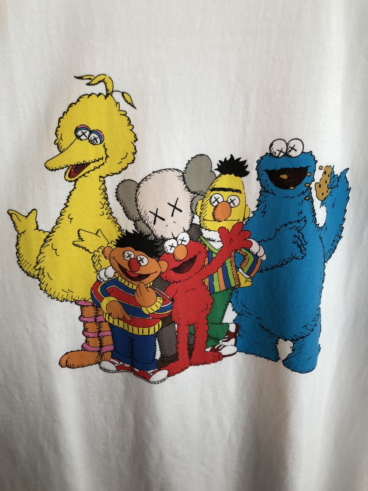 Kaws Kaws x Sesame Street Uniqlo Group Tee, White, size L Size US L / EU 52-54 / 3 - 3 Thumbnail