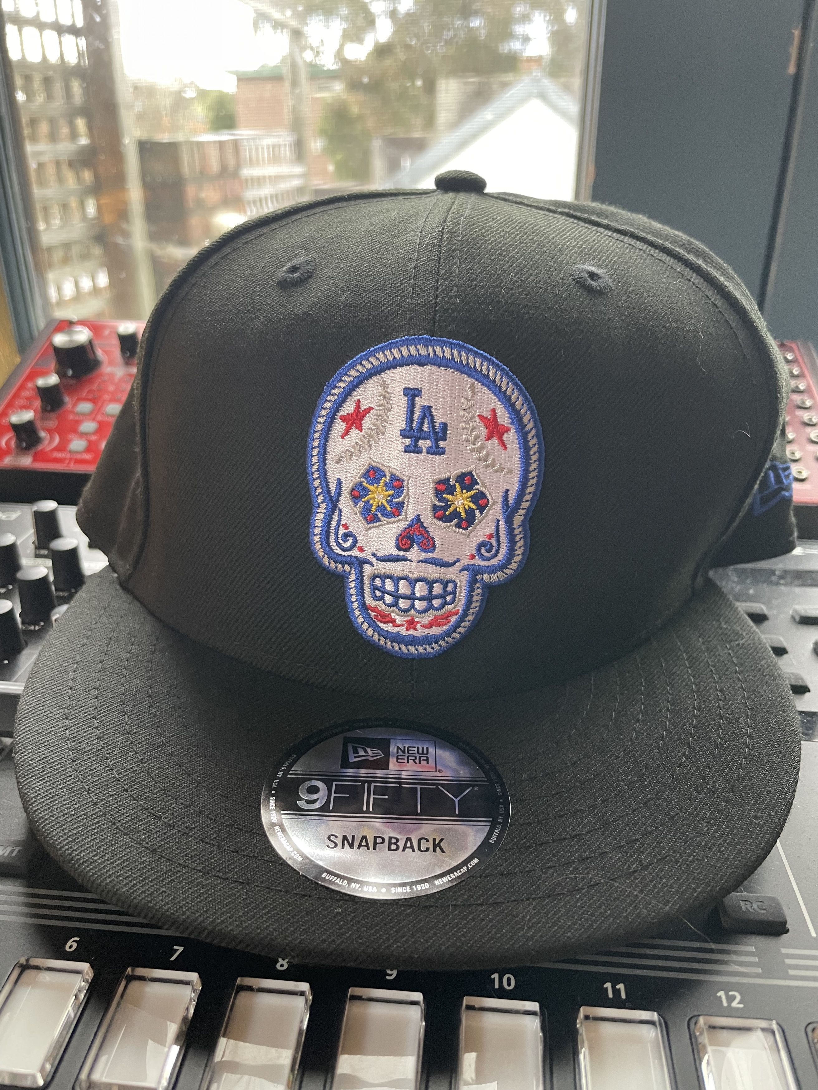 Day of The Dead Pink Sugar Skull 59FIFTY Fitted Hat, White - Size: 7, by New Era