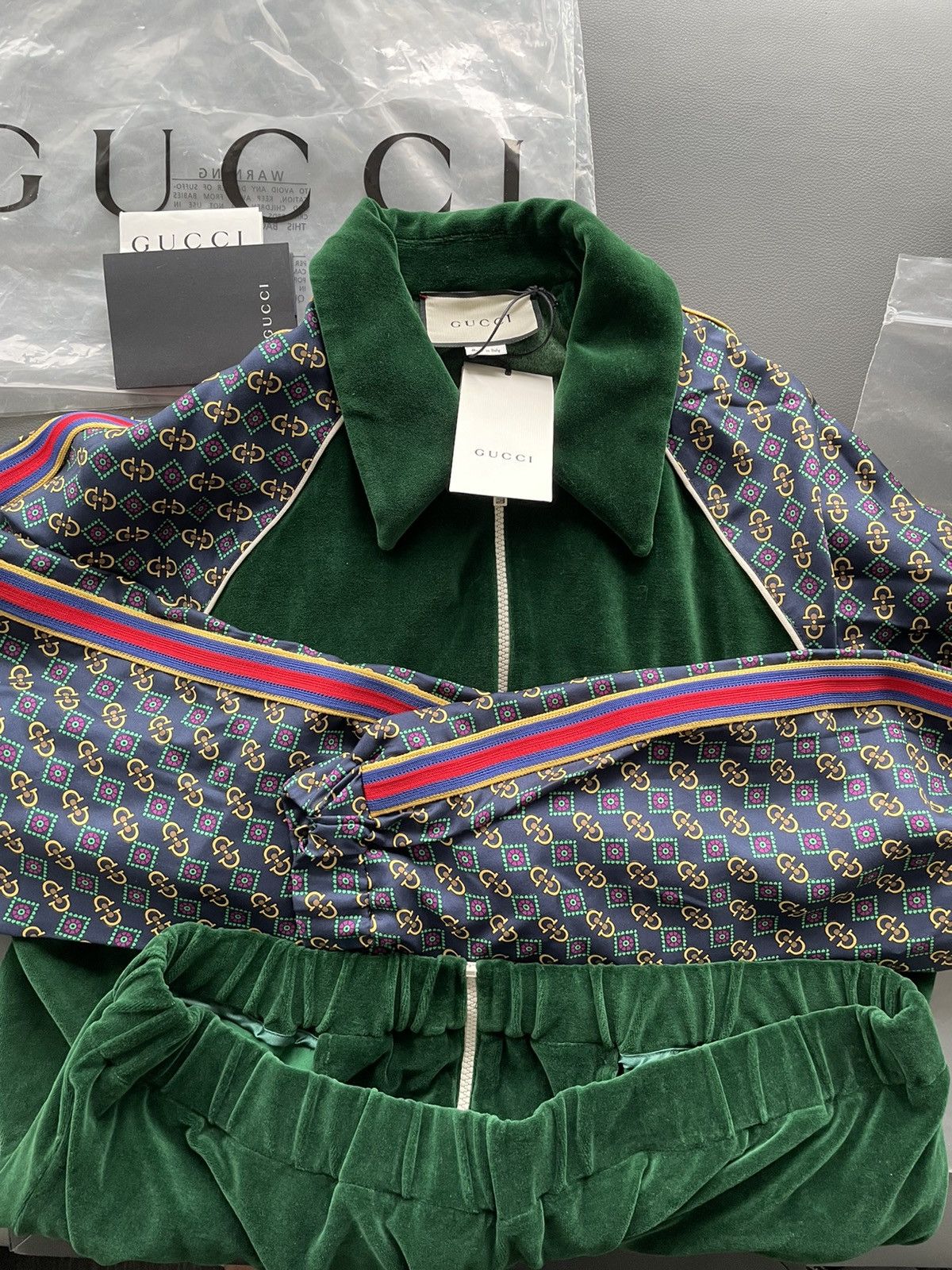 Gucci $2,500 Brand New Gucci Super Runway Limited Velvet Jacket Size US L / EU 52-54 / 3 - 18 Thumbnail