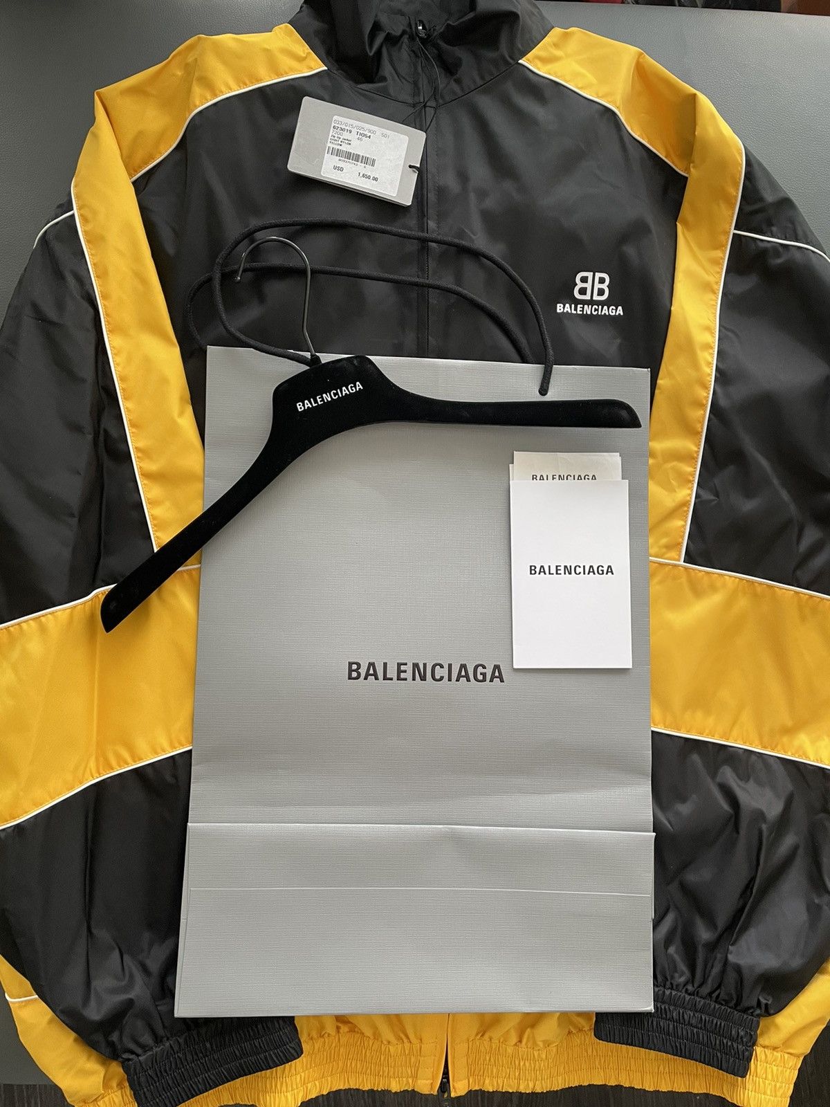 Balenciaga Limited Edition Runway $2k Brand NEW BB Logo Track Jacket Size US XL / EU 56 / 4 - 16 Thumbnail