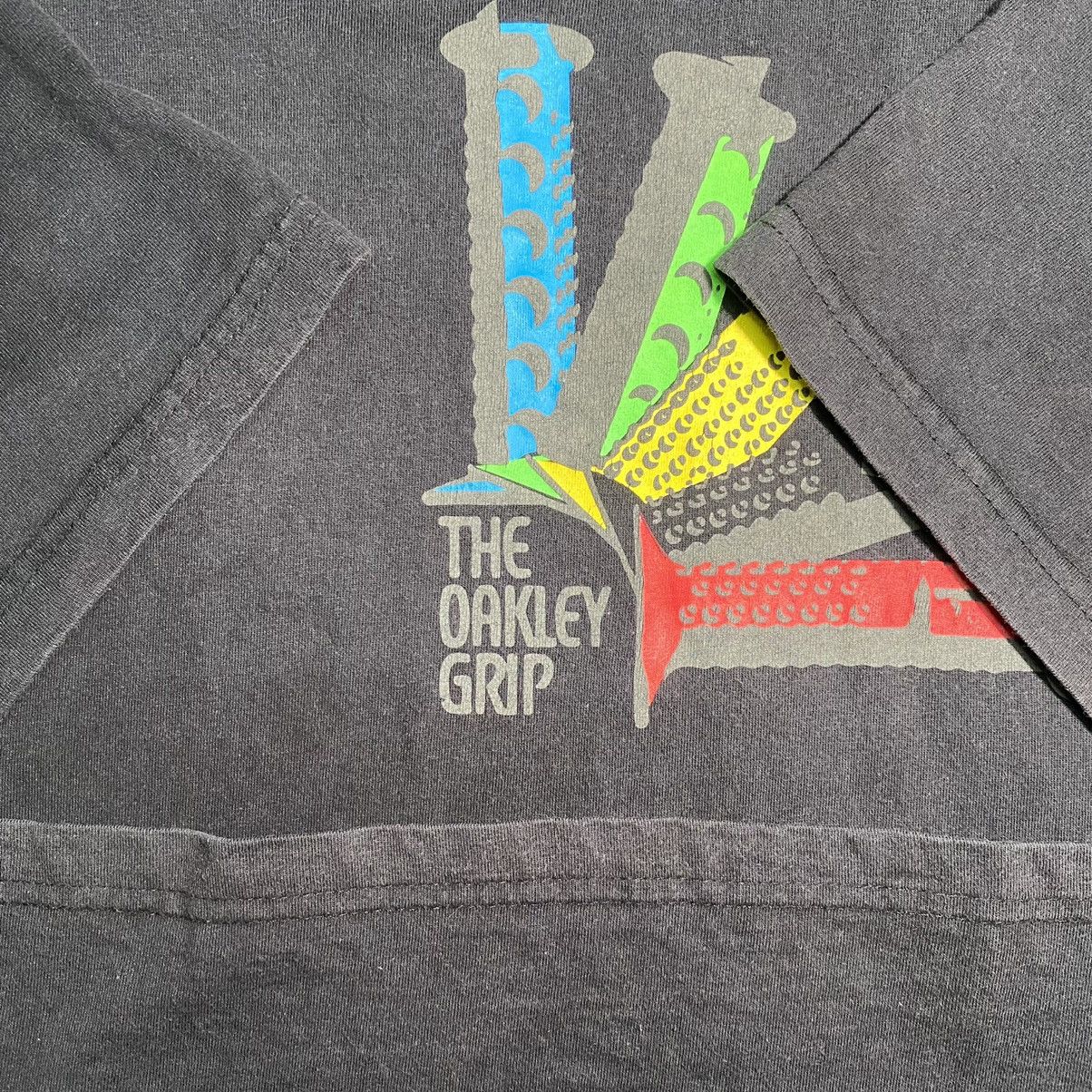 Oakley × Vintage Oakley The Oakley Grip Print Tshirt Size US XL / EU 56 / 4 - 8 Thumbnail
