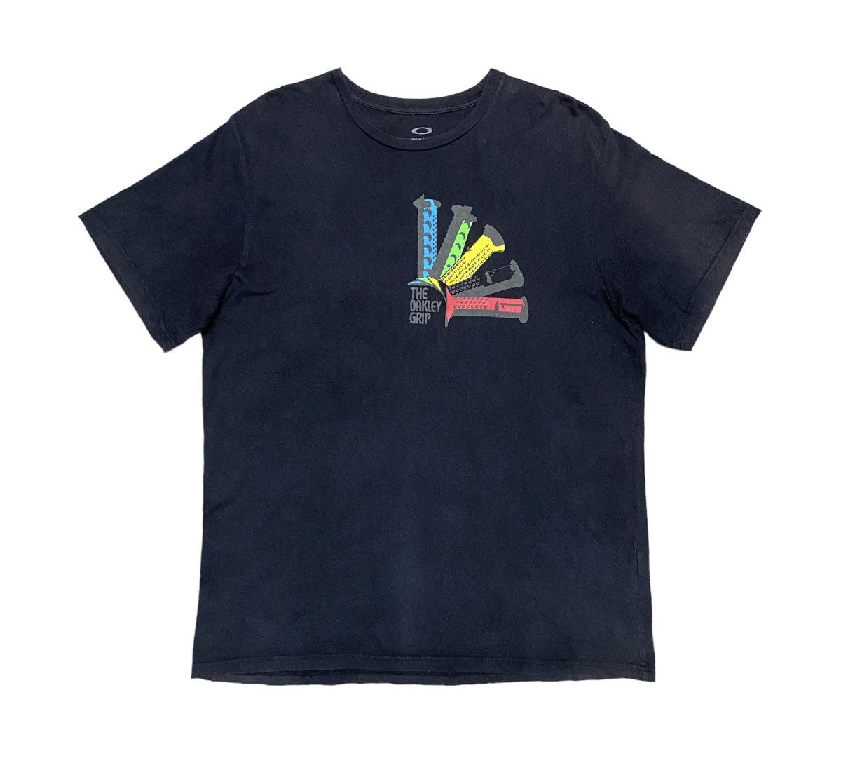 Oakley × Vintage Oakley The Oakley Grip Print Tshirt Size US XL / EU 56 / 4 - 1 Thumbnail
