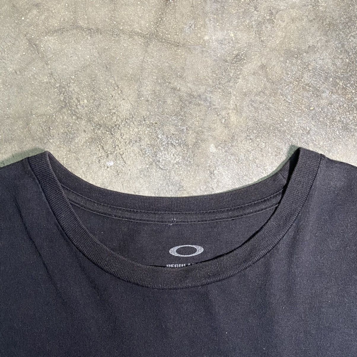 Oakley × Vintage Oakley The Oakley Grip Print Tshirt Size US XL / EU 56 / 4 - 2 Thumbnail