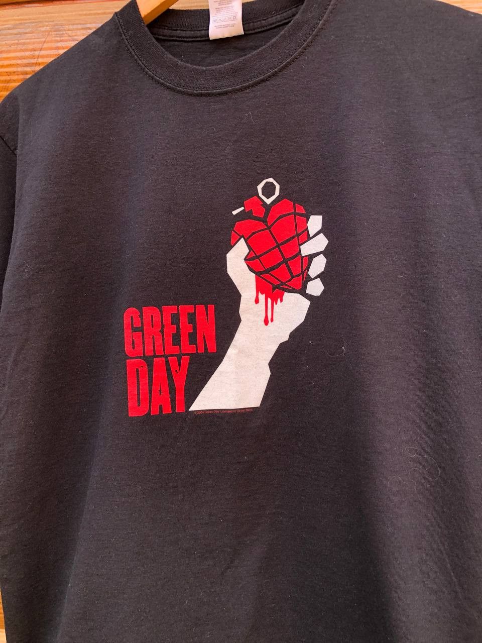 Vintage Green Day American Idiot T-Shirt Punk Rock Band Logo Tour Size US S / EU 44-46 / 1 - 2 Thumbnail