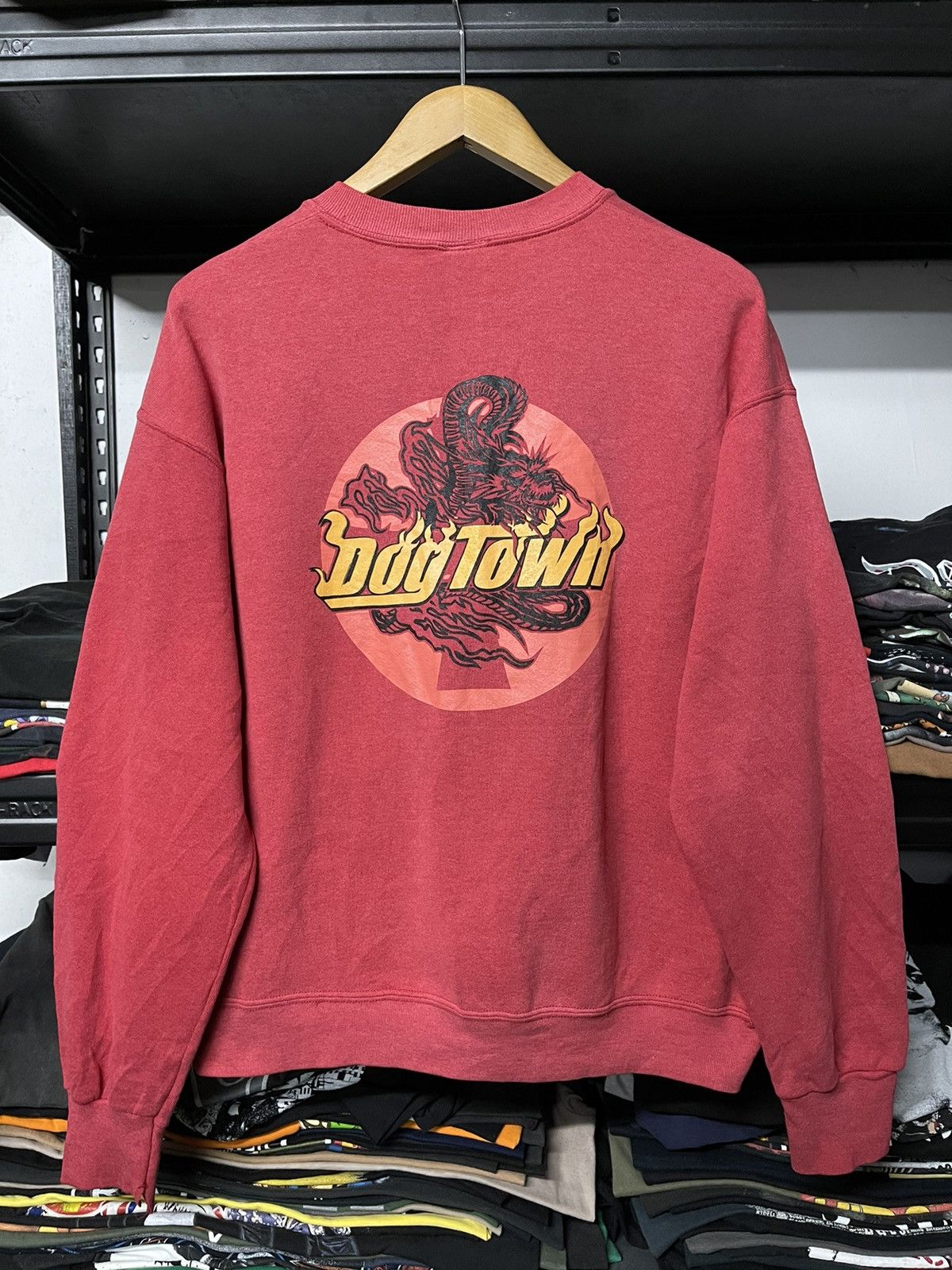 Dogtown Vintage 90s Dogtown Dragon Skateboard Sweatshirt Size US L / EU 52-54 / 3 - 1 Thumbnail