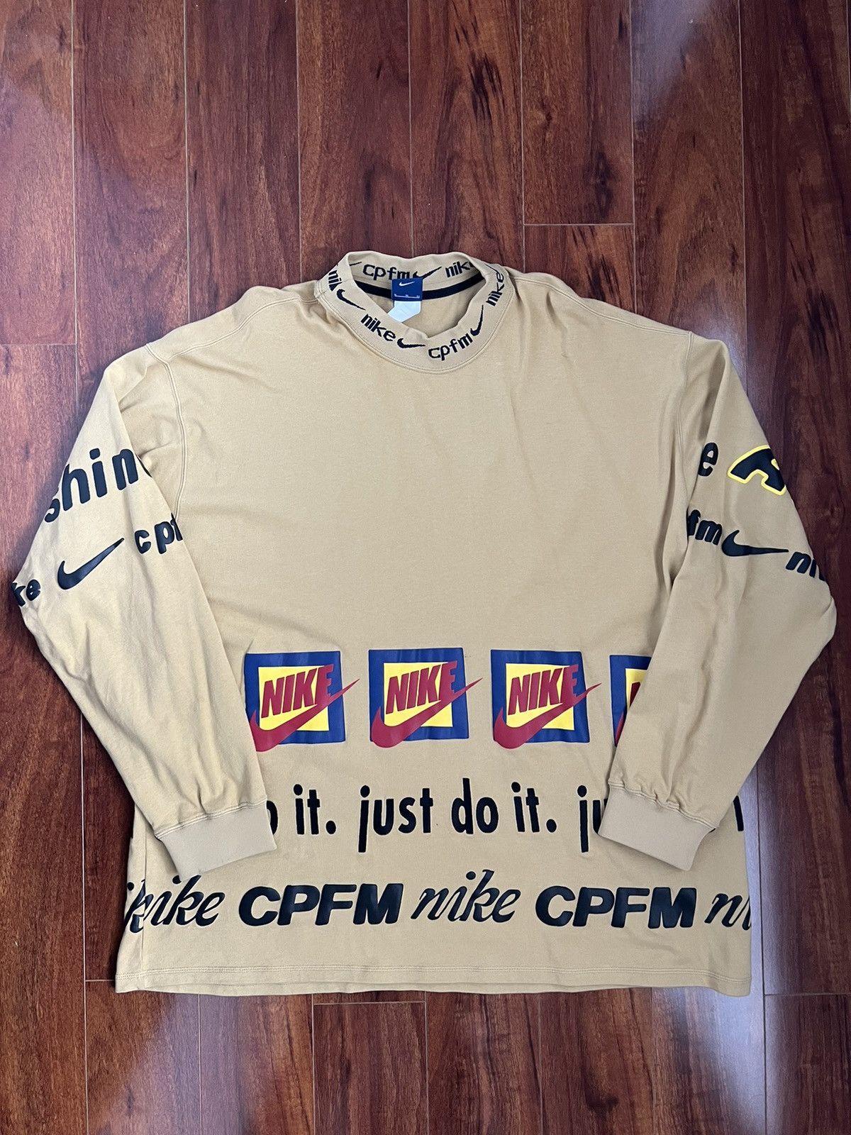 Tシャツ・カットソー Nike x Cactus Plant Flea Market L/S T-Shirt Mustard Yellow 2_4967bc9a-9a09-45fd-917b-