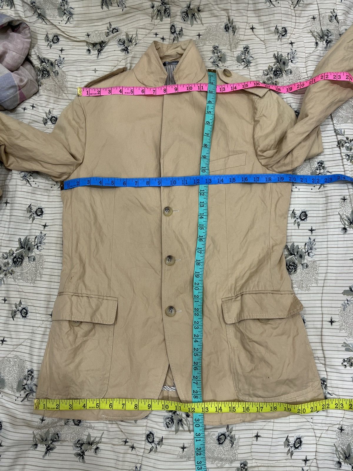 Dolce & Gabbana (Tt). DOLCE & GABBANA Size US S / EU 44-46 / 1 - 13 Thumbnail