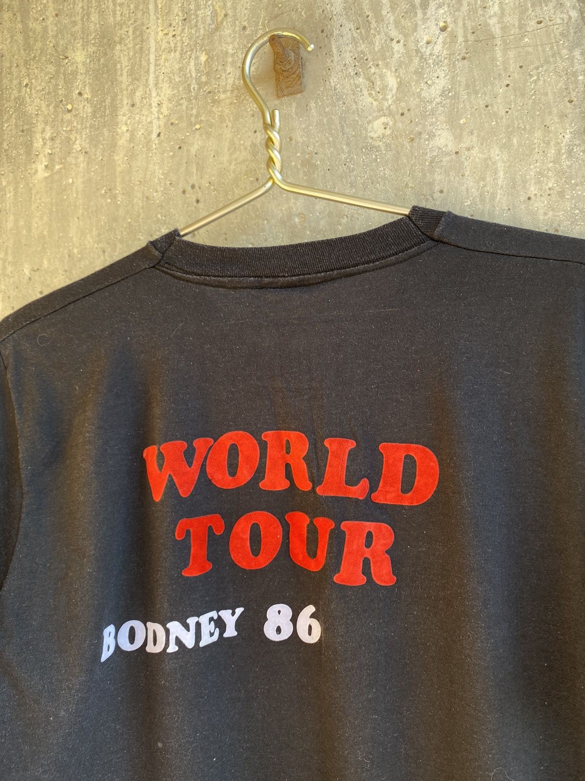 Band Tees EXTREMELY RARE! 1986 The Clique Bodney World Tour Rock Tee Size US XL / EU 56 / 4 - 1 Thumbnail