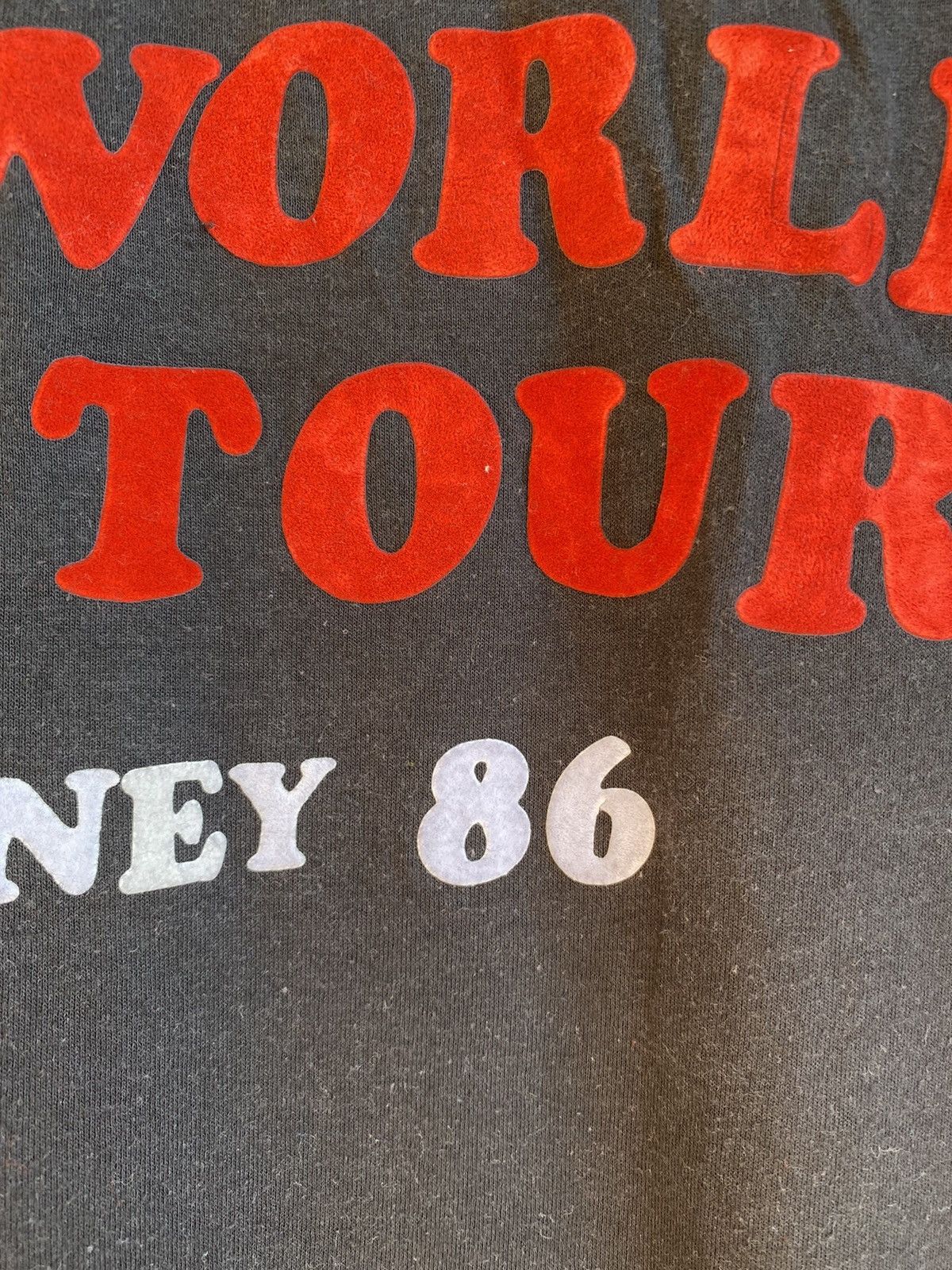 Band Tees EXTREMELY RARE! 1986 The Clique Bodney World Tour Rock Tee Size US XL / EU 56 / 4 - 12 Thumbnail