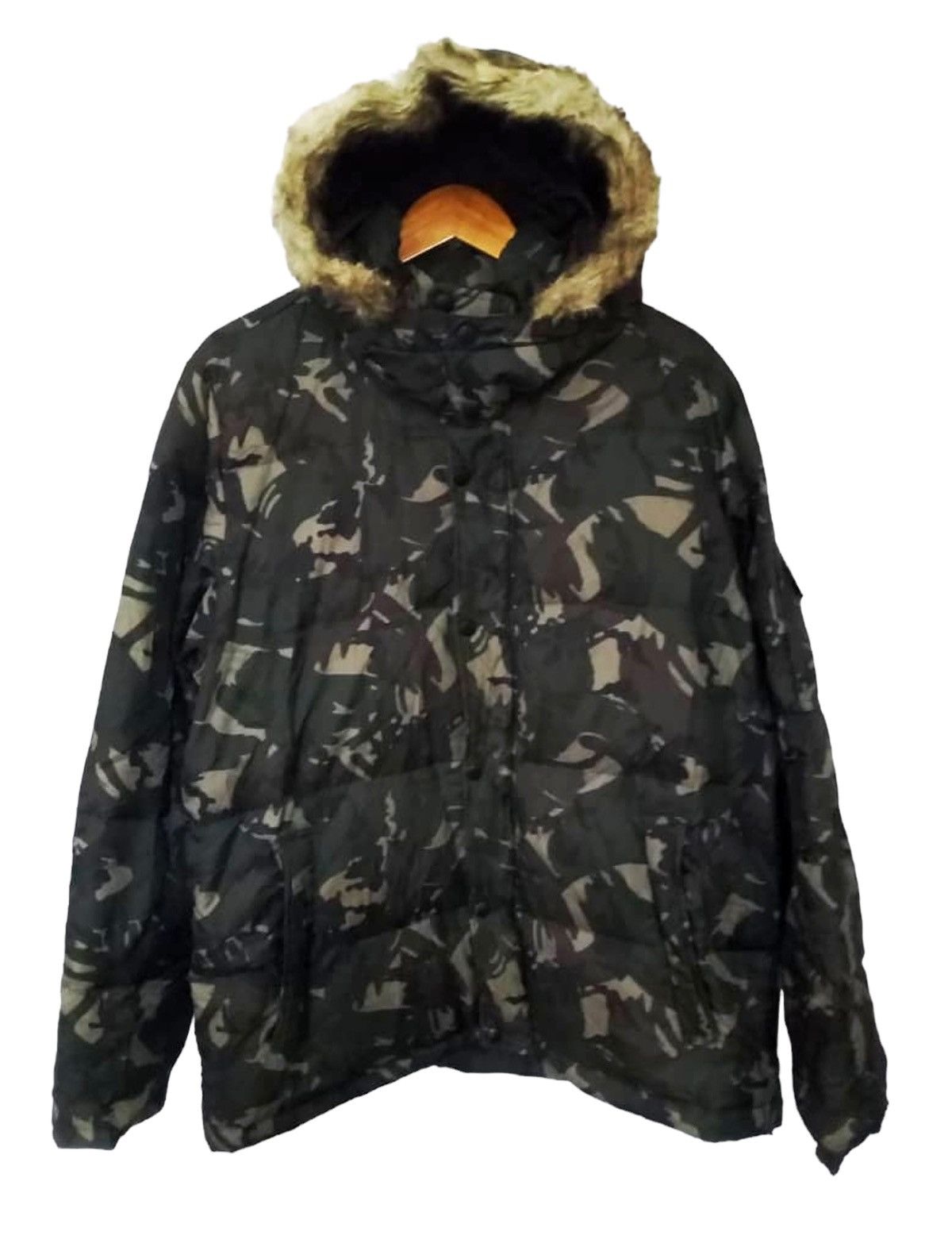 Uniqlo Uniqlo Camouflage Puffer Fur Hoodie Jacket Size US L / EU 52-54 / 3 - 1 Thumbnail