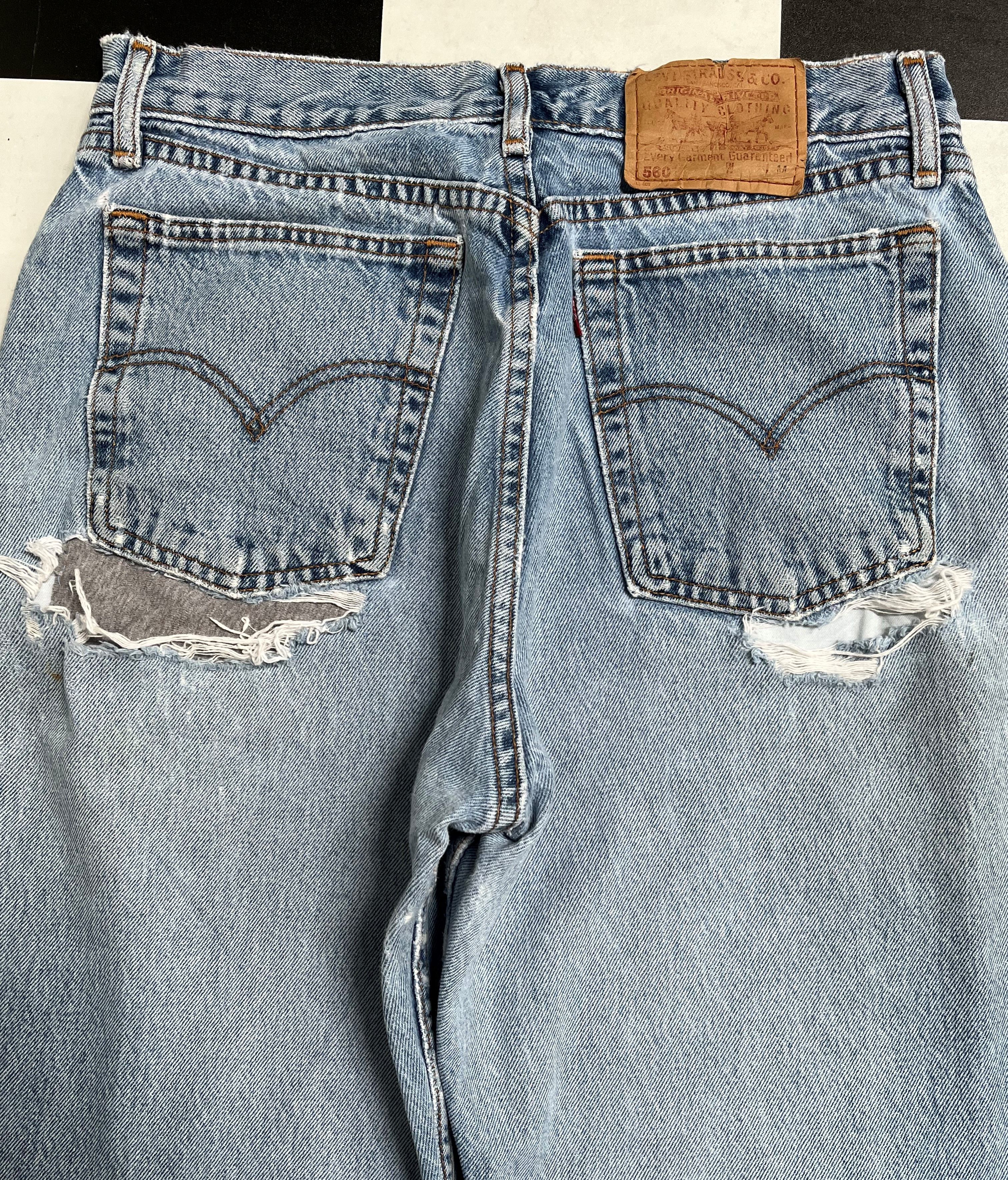 Levi's × Vintage Vintage 90s Levi's 560 Faded Distressed Denim Jeans L80 Size US 30 / EU 46 - 7 Thumbnail