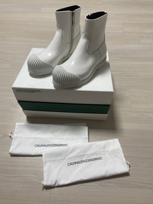 Calvin klein 2024 205w39nyc white boots