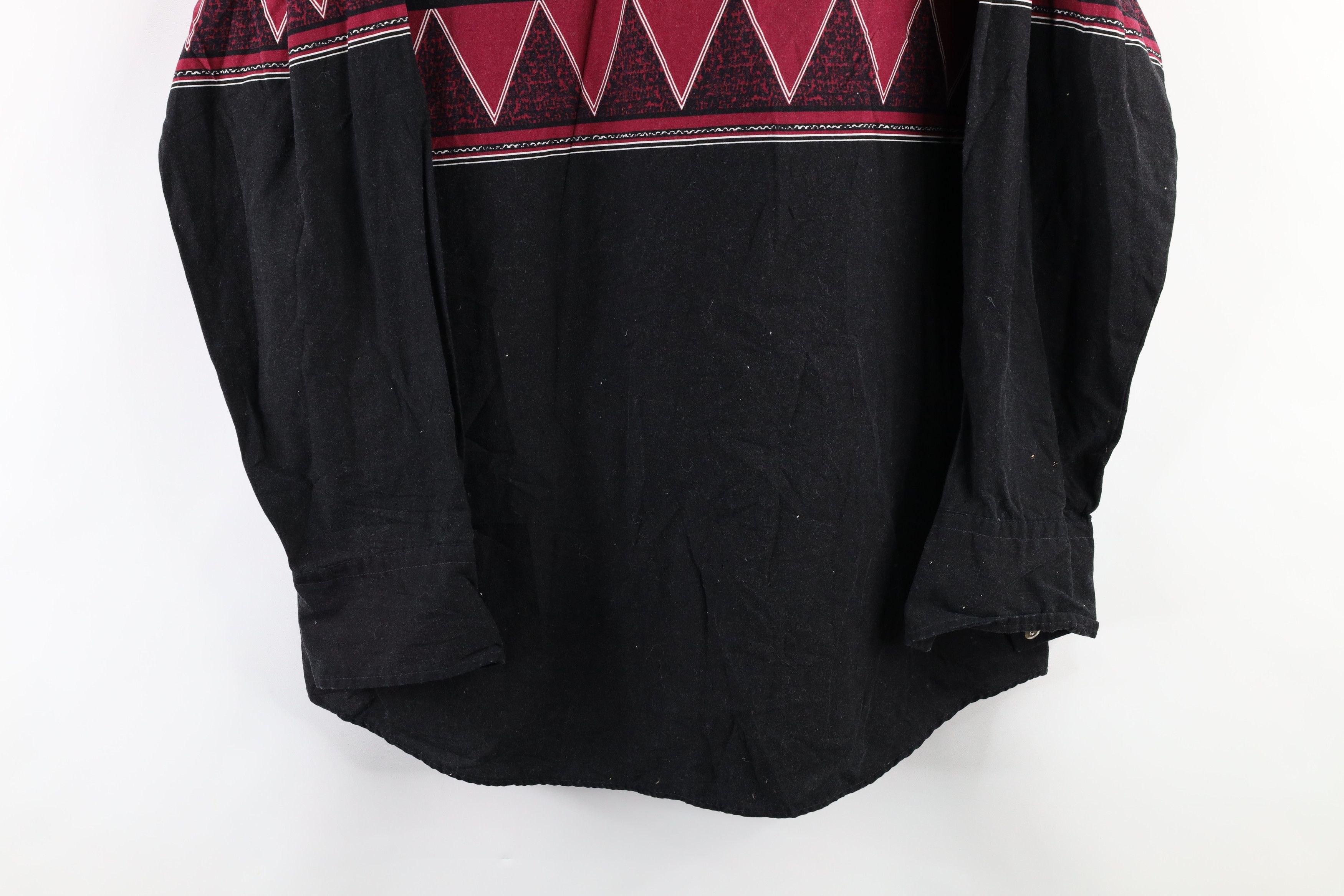 Vintage Vintage 90s Streetwear Southwestern Geometric Button Shirt Size US XL / EU 56 / 4 - 7 Preview
