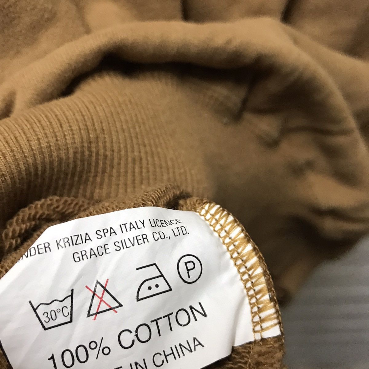 Basic by krizia leopard head printed sweatshirt