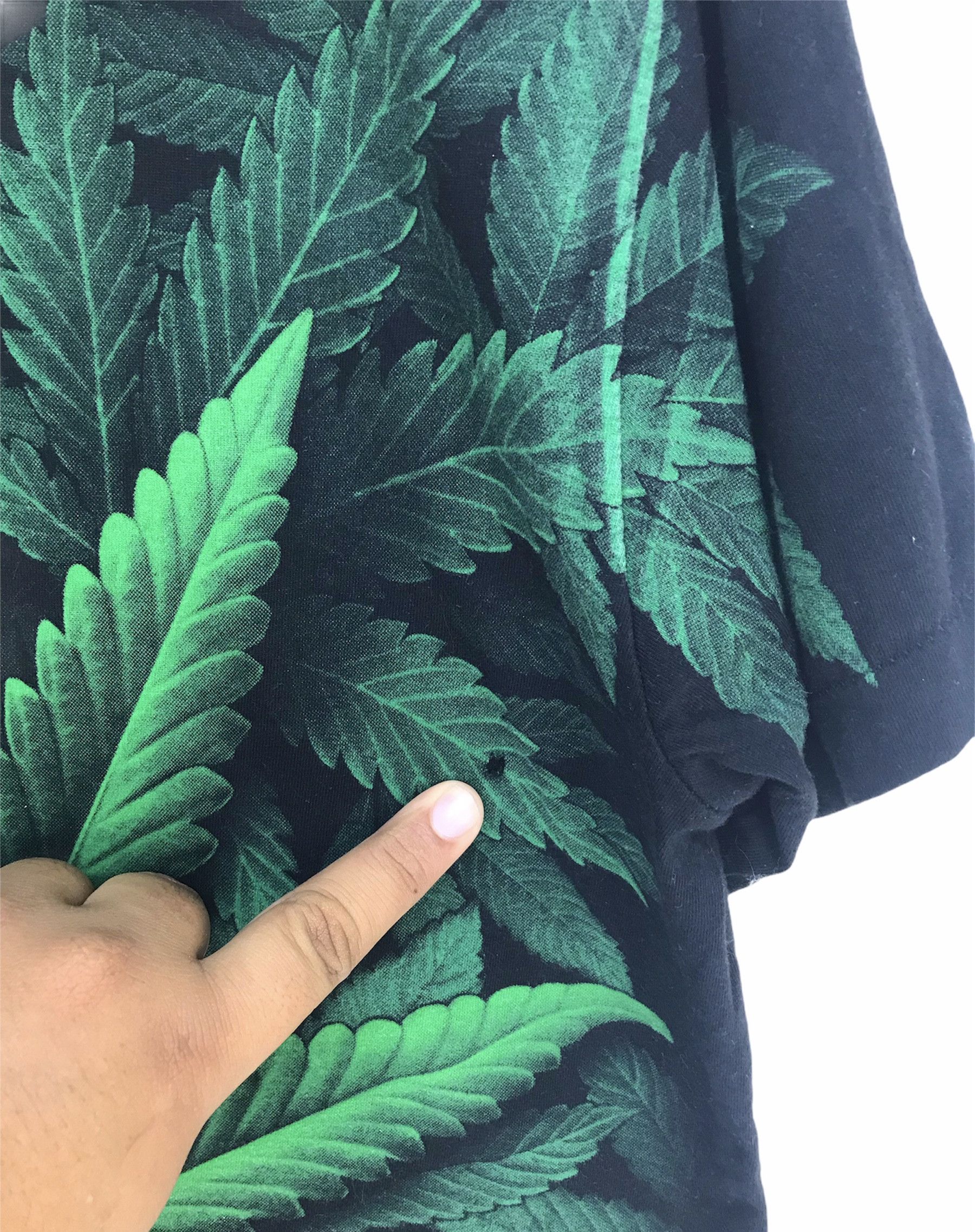 Vintage Vintage 90s Marijuana All Over Print Mirror Shirt Size US M / EU 48-50 / 2 - 8 Thumbnail