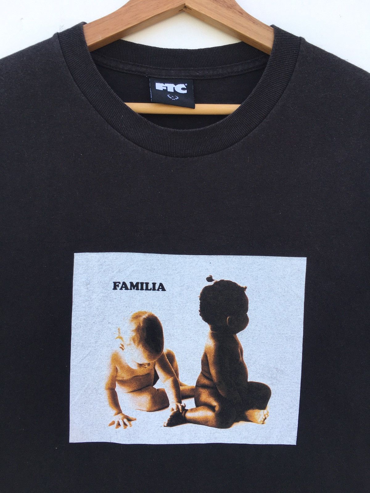 FTC Rare For The City FTC Skateboarding Familia Print Tshirt Size US L / EU 52-54 / 3 - 6 Thumbnail